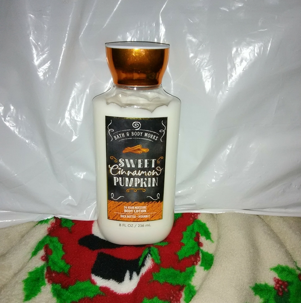 Bath and Body Works Sweet Cinnamon Pumpkin Lotion!